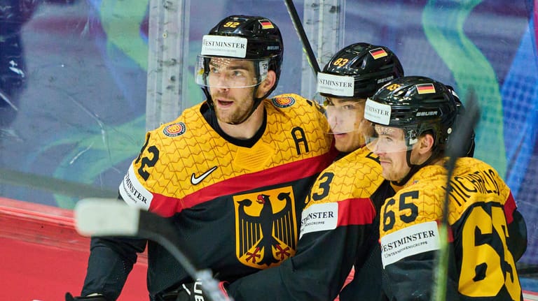 Möchten ins Viertelfinale: die Spieler der deutschen Eishockey-Nationalmannschaft.