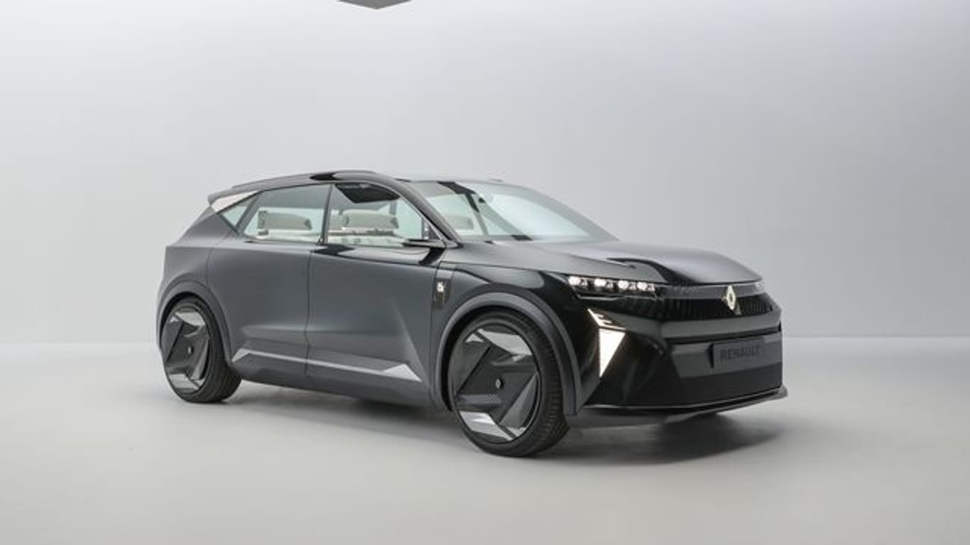 Der neue Renault Scénic könnte in dieser eckigen und kantigen Form ab 2024 auf die Straße rollen - rein elektrisch.