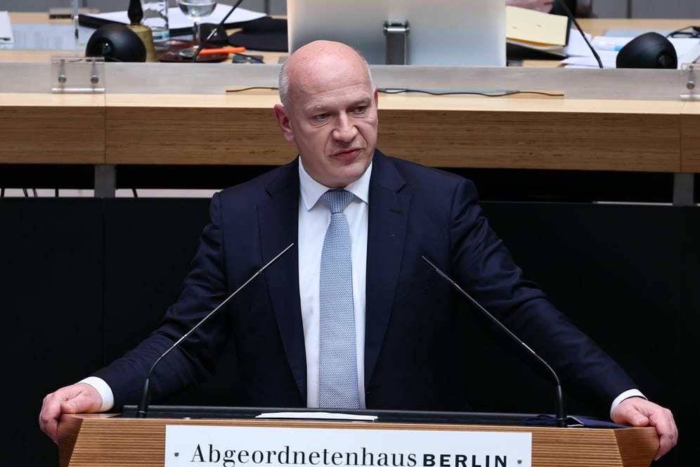 CDU-Fraktionsvorsitzender Kai Wegner (Archivbild): Die Berliner CDU-Fraktion kritisiert die rot-grün-roten Haushaltsplanungen.