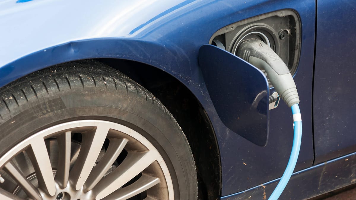 E-Auto-Winterreifen-oder-Ganzjahresreifen-darauf-m-ssen-Sie-achten