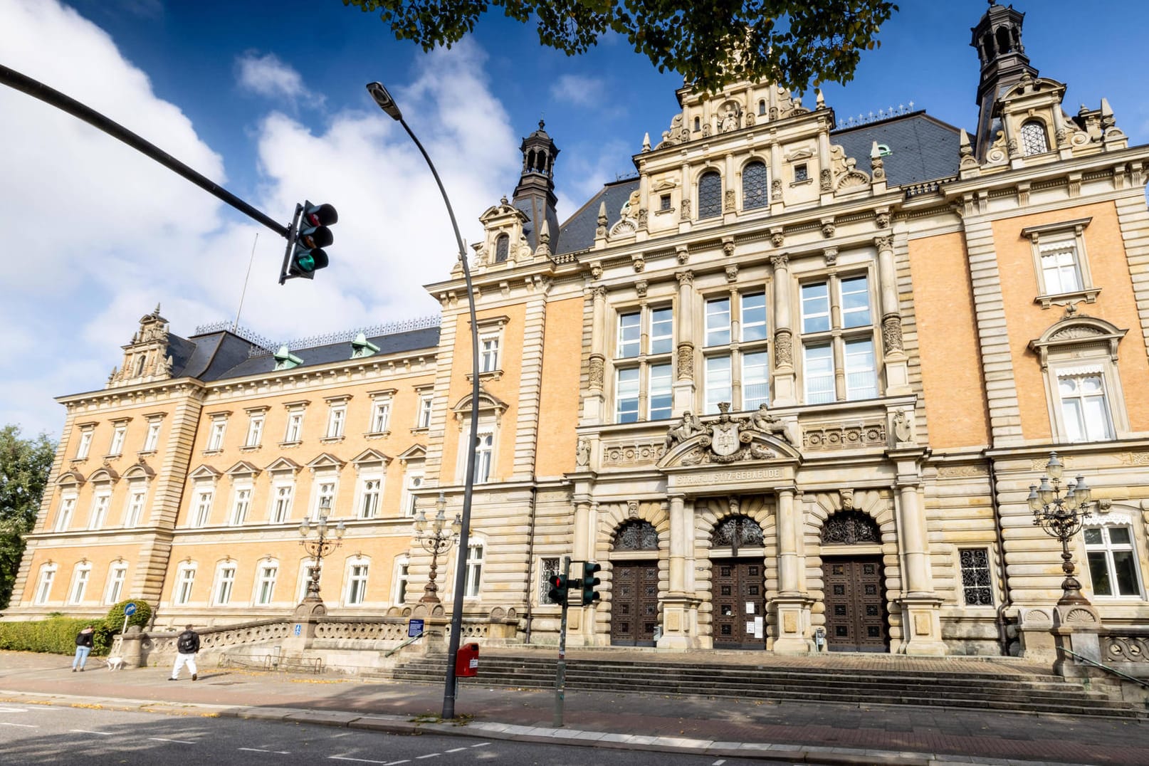 Das Landgericht in Hamburg (Archivbild): Zwei Ärzte wurden verurteilt.