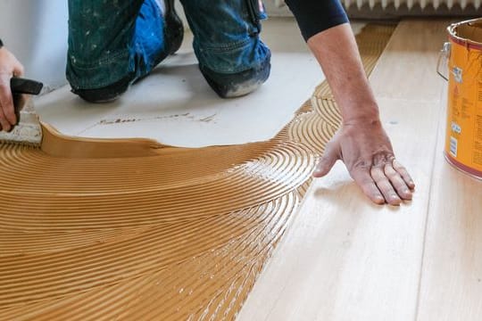 Einmal neu bitte: Wer seine vermietete Immobilie instand hält, kann die Kosten dafür von der Steuer absetzen. Einmal neu bitte: Wer seine vermietete Immobilie instand hält, kann die Kosten dafür von der Steuer absetzen.