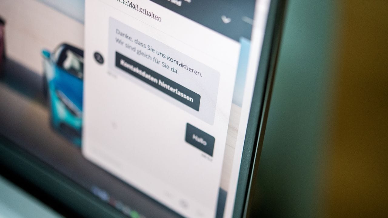 Chatbots können meist am besten bei einfachen Fragen helfen, etwa wenn es um Orientierung auf einer Webseite geht. Chatbots können meist am besten bei einfachen Fragen helfen, etwa wenn es um Orientierung auf einer Webseite geht.