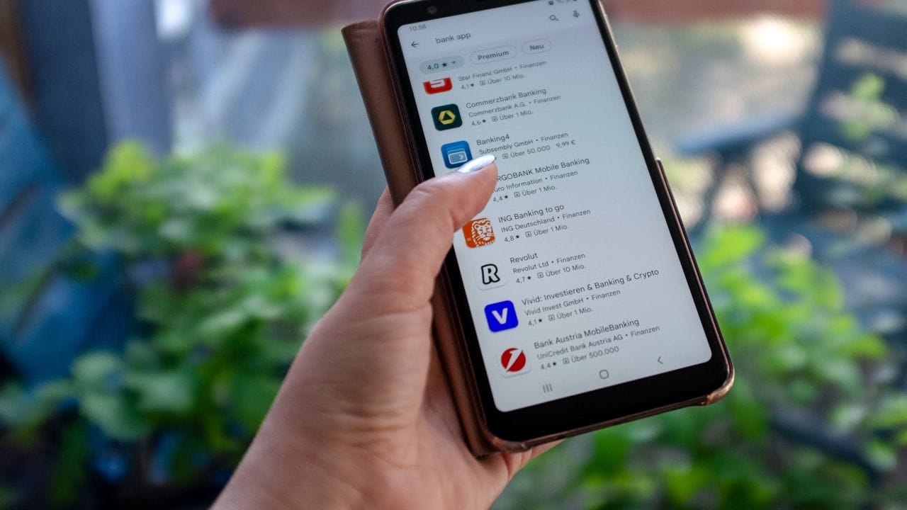 Am sichersten aus autorisierten Stores: Banking-Apps sollten besser nicht aus Drittwebseiten bezogen werden.