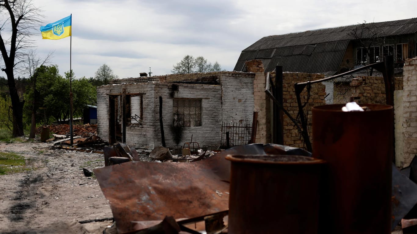 Ein zerstörtes ukrainisches Haus in der Region Kiew: Gressel erwartet, dass die ukrainische Armee weiter wachsen wird.