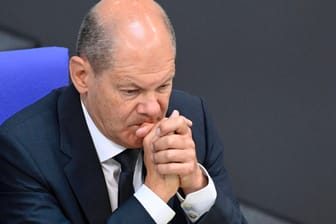 Olaf Scholz: Der Kanzler wird für seinen Umgang mit dem Ukraine-Krieg kritisiert.