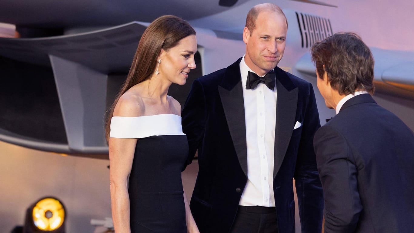 "Top Gun 2"-Premiere in London: Prinz William, Herzogin Kate und Filmstar Tom Cruise plaudern vor dem Kinobesuch.