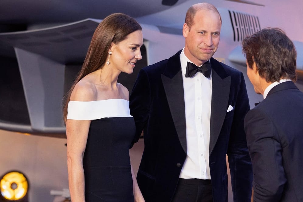 "Top Gun 2"-Premiere in London: Prinz William, Herzogin Kate und Filmstar Tom Cruise plaudern vor dem Kinobesuch.