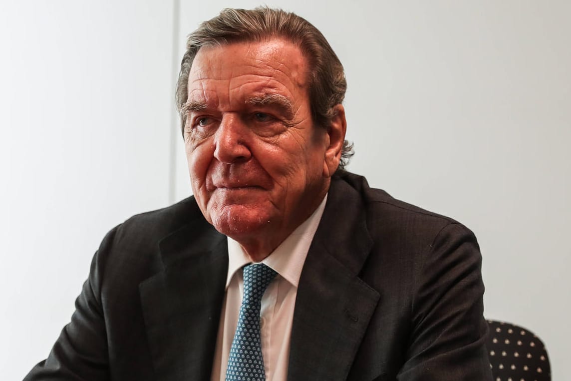 Gerhard Schröder: Der Altkanzler muss trotz seines Rücktritts beim russischen Unternehmen Rosneft mit den Streichung seiner Privilegien rechnen.