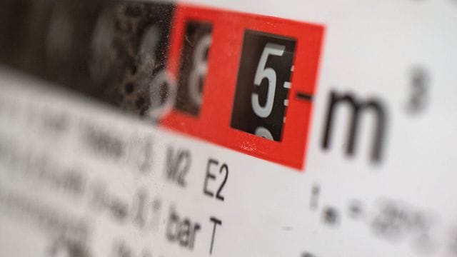 Wegen stark steigender Energiepreise sollen Erwerbstätige eine Energiepreispauschale von 300 Euro erhalten. Wegen stark steigender Energiepreise sollen Erwerbstätige eine Energiepreispauschale von 300 Euro erhalten.