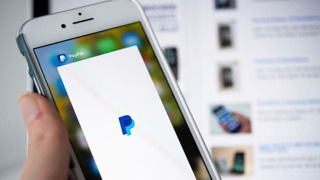 Achtung Phishing: Betrüger versuchen derzeit, Nutzerinnen und Nutzer auf gefälschte Paypal-Seiten zu locken, um dort Log-in- und Kreditkartendaten zu stehlen. Achtung Phishing: Betrüger versuchen derzeit, Nutzerinnen und Nutzer auf gefälschte Paypal-Seiten zu locken, um dort Log-in- und Kreditkartendaten zu stehlen.