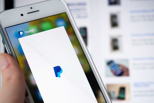 Achtung Phishing: Betrüger versuchen derzeit, Nutzerinnen und Nutzer auf gefälschte Paypal-Seiten zu locken, um dort Log-in- und Kreditkartendaten zu stehlen.