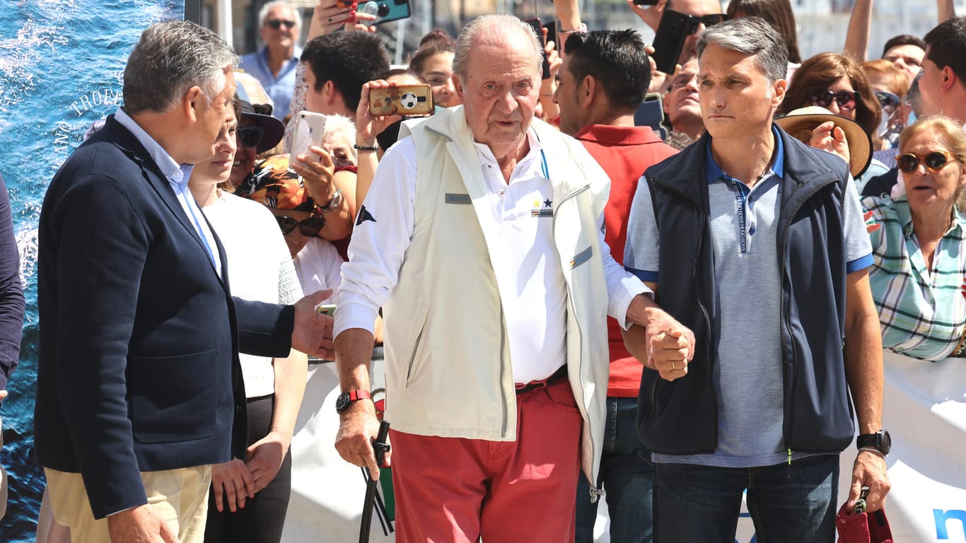 Juan Carlos beim Empfang in einem Nautikclub vor einer Segelveranstaltung in Sanxenxo.