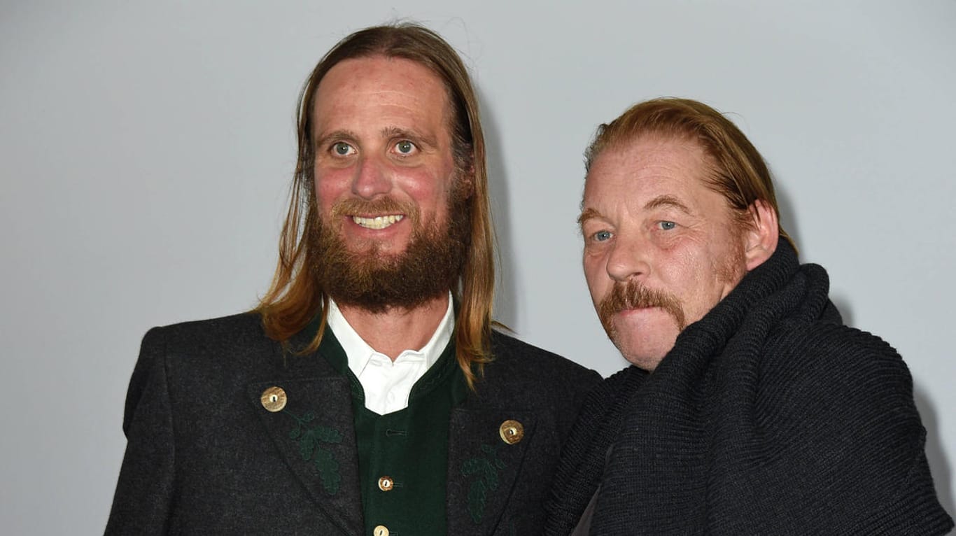 Schauspieler unter sich: Jesus (Frederik Mayet) mit Ben Becker bei der Premiere der 42. Oberammergauer Passionsspiele.