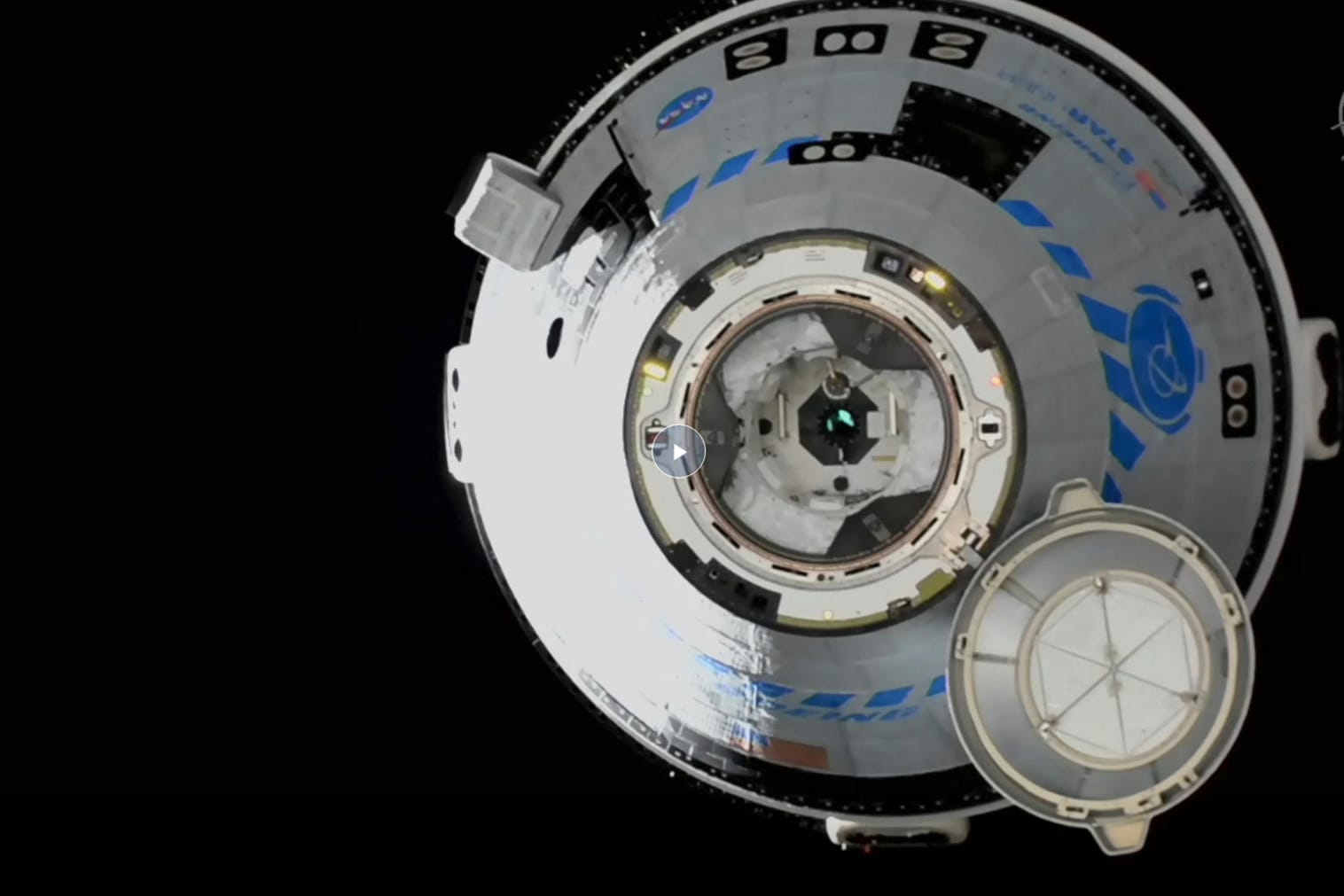 Dieses Bild von NASA TV zeigt den Boeing Starliner im Anflug auf die Internationale Raumstation (ISS).