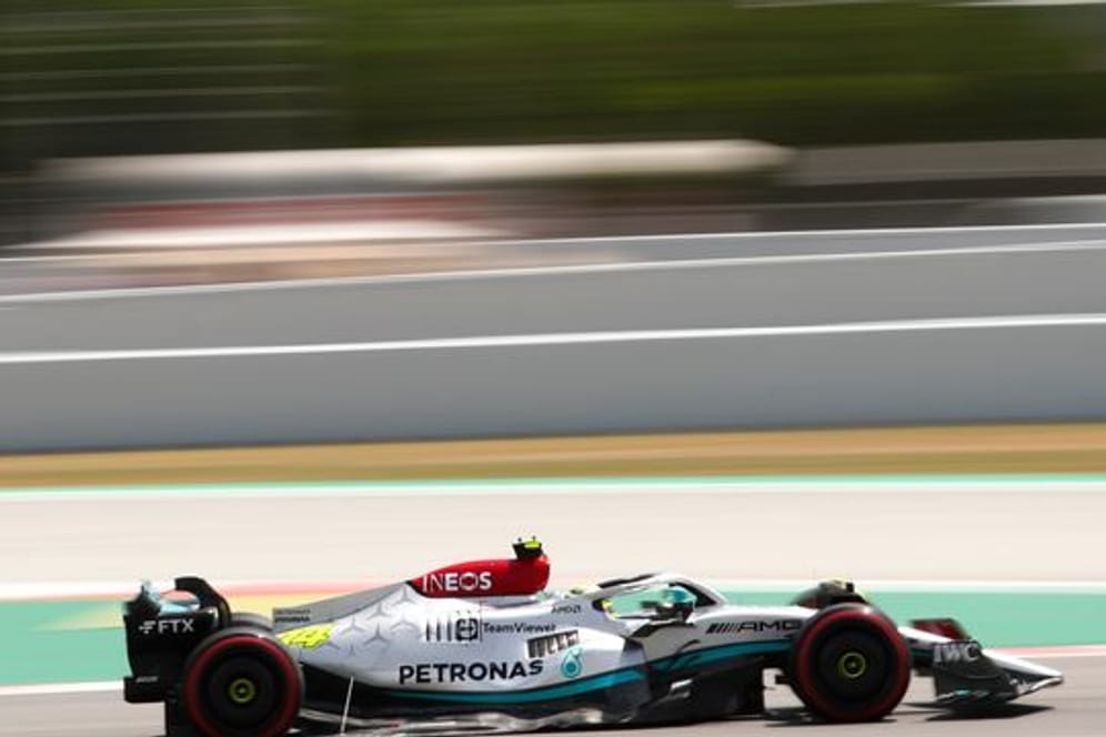 Lewis Hamilton und Mercedes zeigten sich beim Training in Spanien stark verbessert.