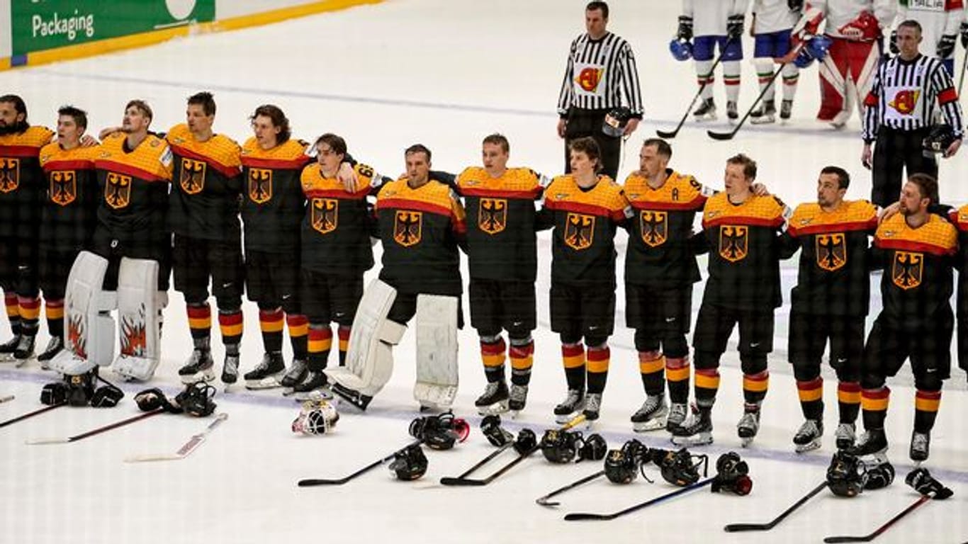 Die deutsche Eishockey-Nationalmannschaft hat den Viertelfinaleinzug bei der WM nach dem Sieg gegen Italien so gut wie sicher.