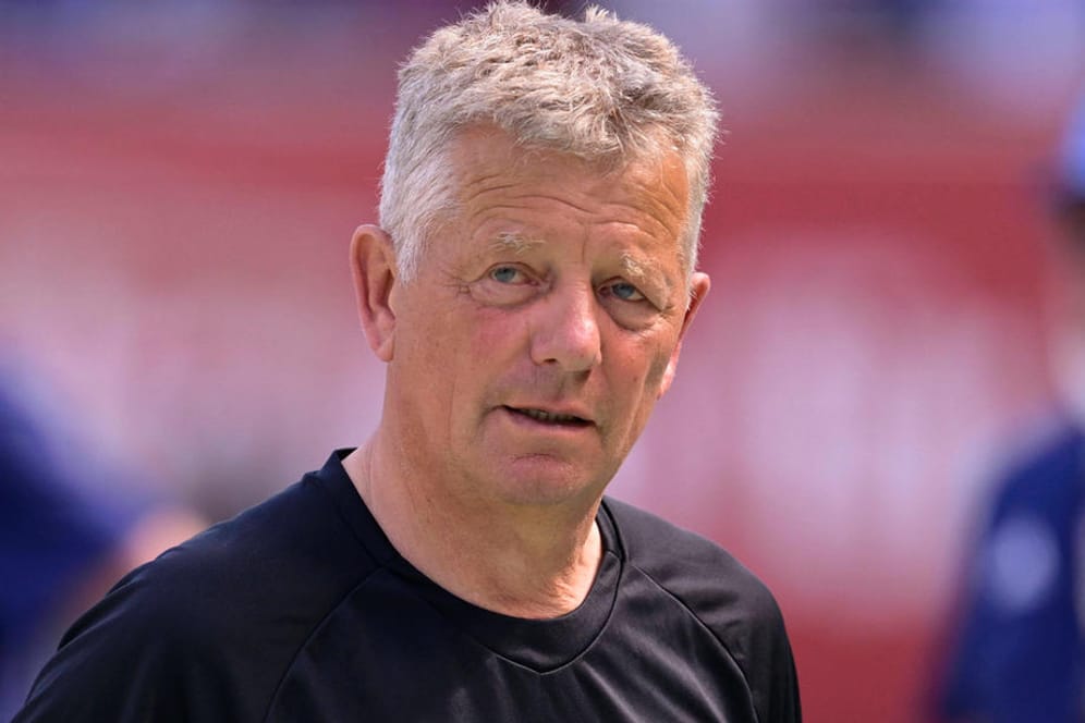 Peter Hermann: Der 70-Jährige war seit März 2022 zum zweiten Mal Schalker Co-Trainer.