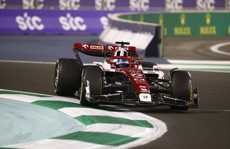 Valtteri Bottas und Robert Kubica gehen 2022 im Alfa Romeo C42 an den Start.