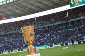 Das Objekt der Begierde: Der DFB-Pokal.