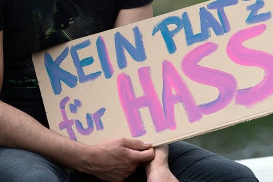 Straftaten gegen Politiker