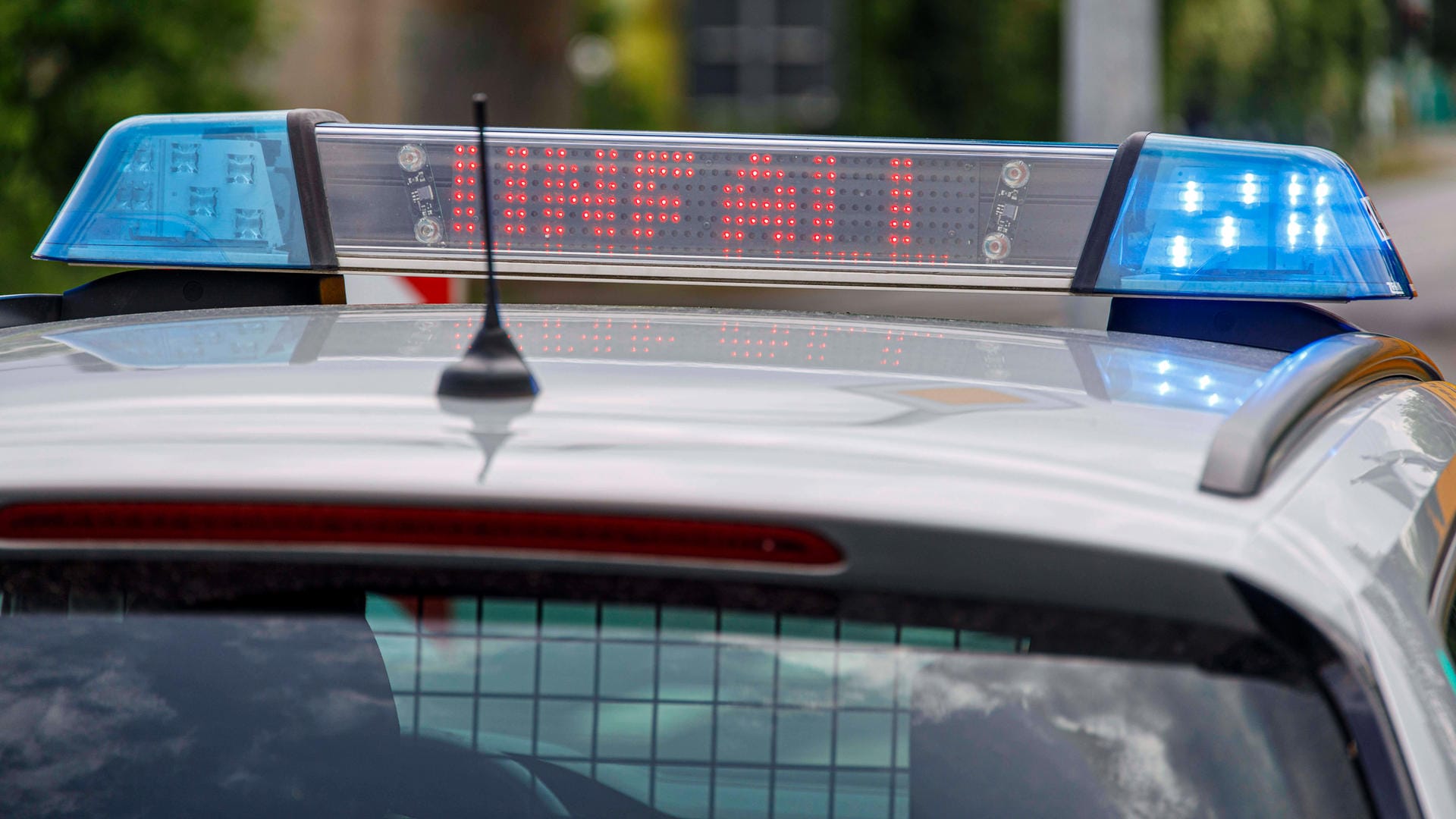 Auf der A65 ist einen Geisterfahrerin ums Leben gekommen. (Symbolbild) Auf der A65 ist einen Geisterfahrerin ums Leben gekommen. (Symbolbild)
