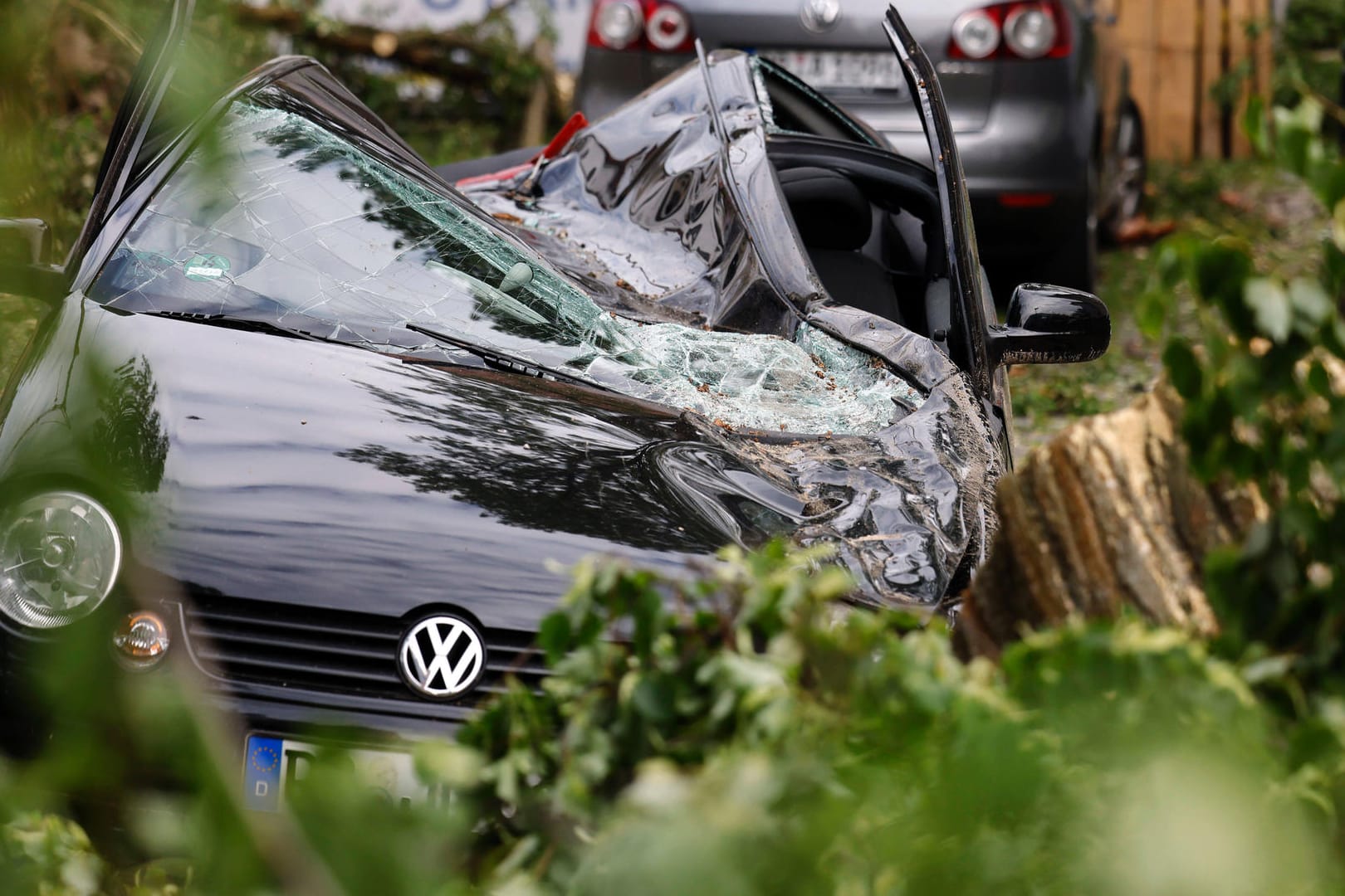 Ein heftiges Unwetter hat in Ostwestfalen für schwere Schäden gesorgt. Drei Tornados wurden bestätigt. Einer davon hinterließ eine Schneise der Verwüstung in Paderborn.