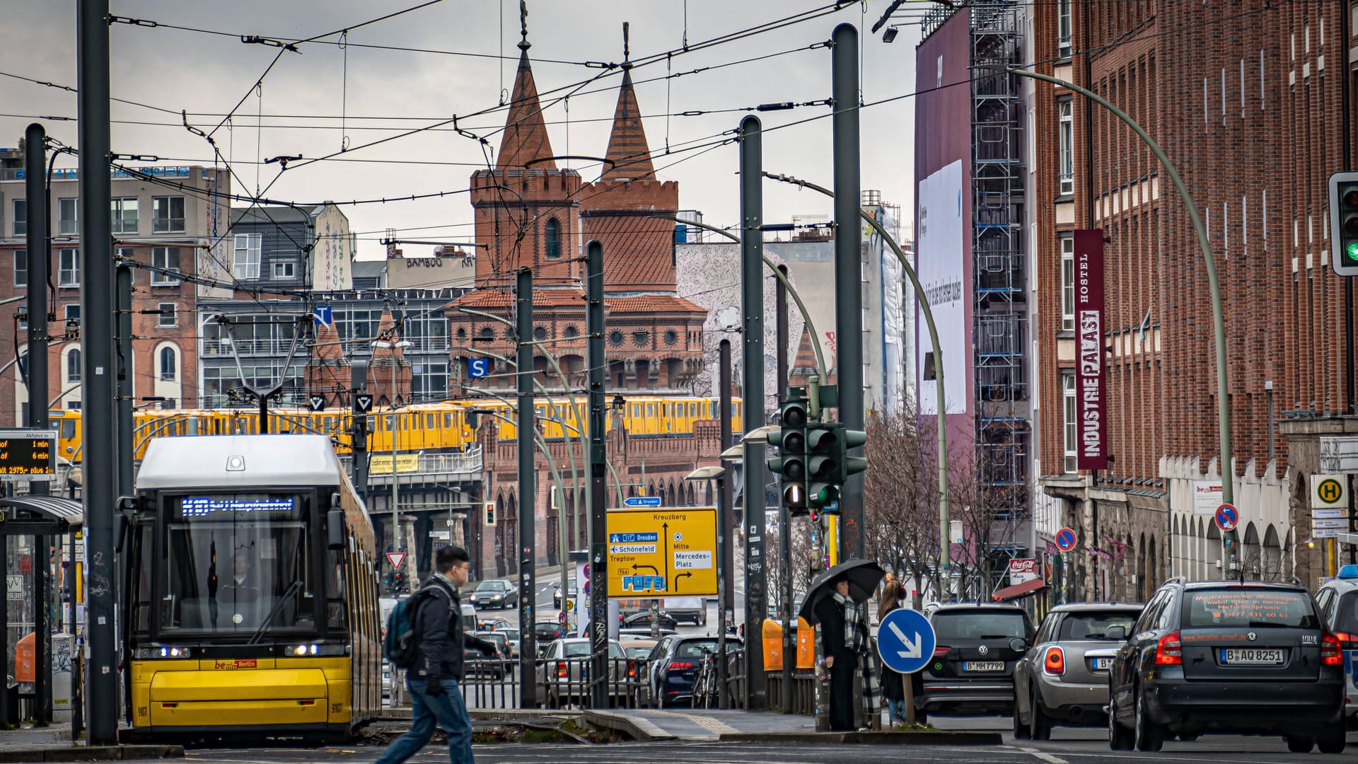 Die Warschauer Straße in Berlin: Hier ereignete sich die Tat. Die Warschauer Straße in Berlin: Hier ereignete sich die Tat.