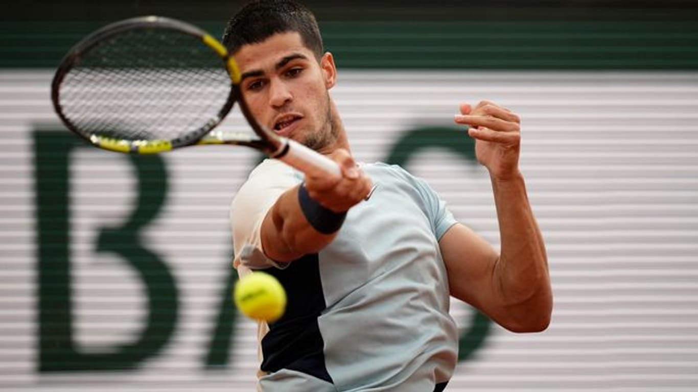 Carlos Alcaraz gewann zum Auftakt der French Open gegen den Argentinier Juan Ignacio Londero deutlich.