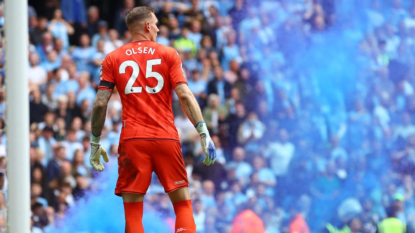 Robin Olsen: Der Torhüter Aston Villas wurde nach der Partie gegen Manchester City attackiert. Robin Olsen: Der Torhüter Aston Villas wurde nach der Partie gegen Manchester City attackiert.