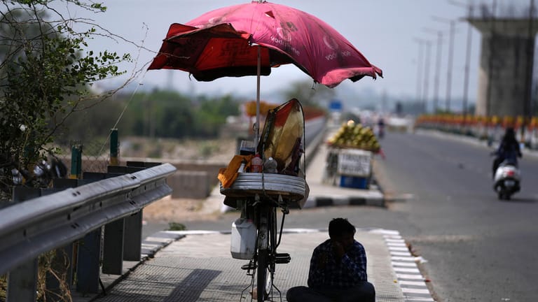 Hitzewelle in Indien: Weltweit leiden Menschen unter Extremwetter.