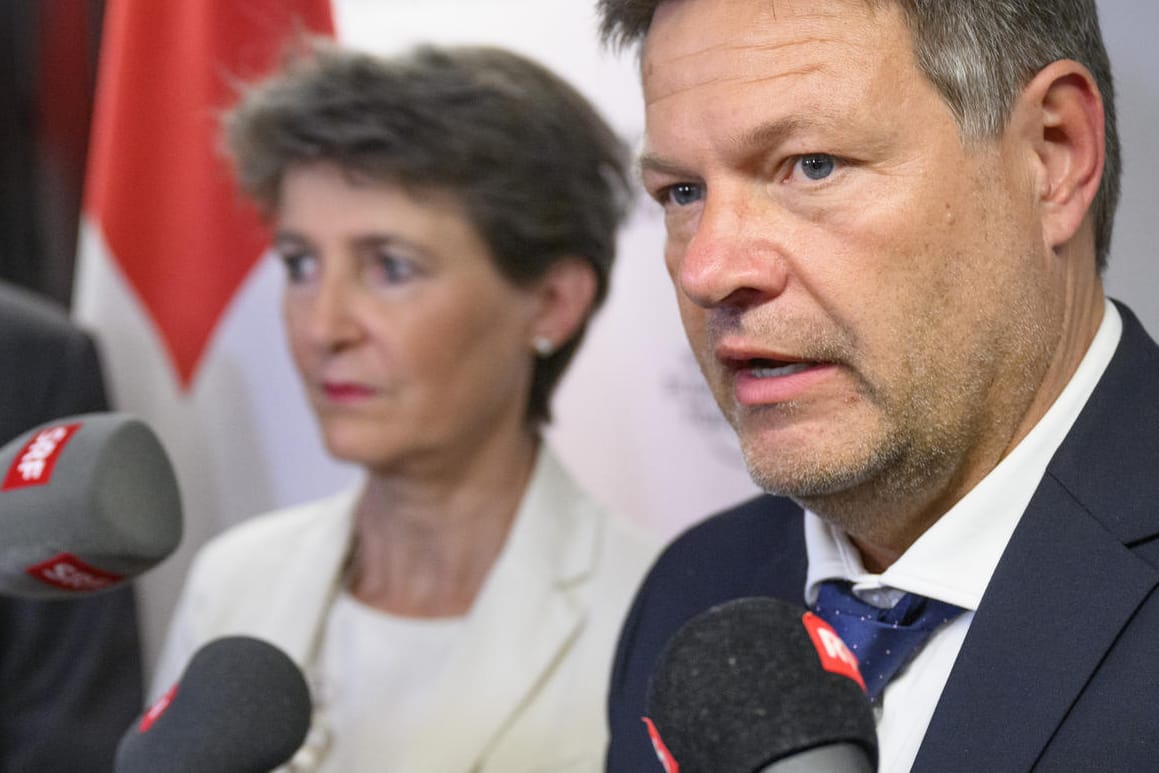 Bereits Sonntag zu ersten Gesprächen angereist: Wirtschaftsminister Robert Habeck. Bereits Sonntag zu ersten Gesprächen angereist: Wirtschaftsminister Robert Habeck.