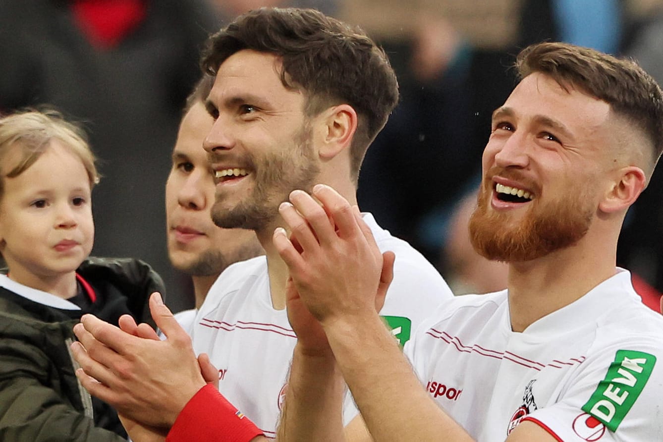 Jonas Hector (Mitte): Er zeigte sich für die Festtage von einer ganz neuen Seite.