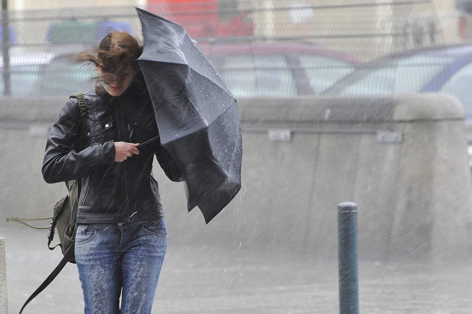 Sturm, Regen, Unwetter (Symbolfoto): Auch in Köln könnte es am Montag wieder schwere Gewitter geben.