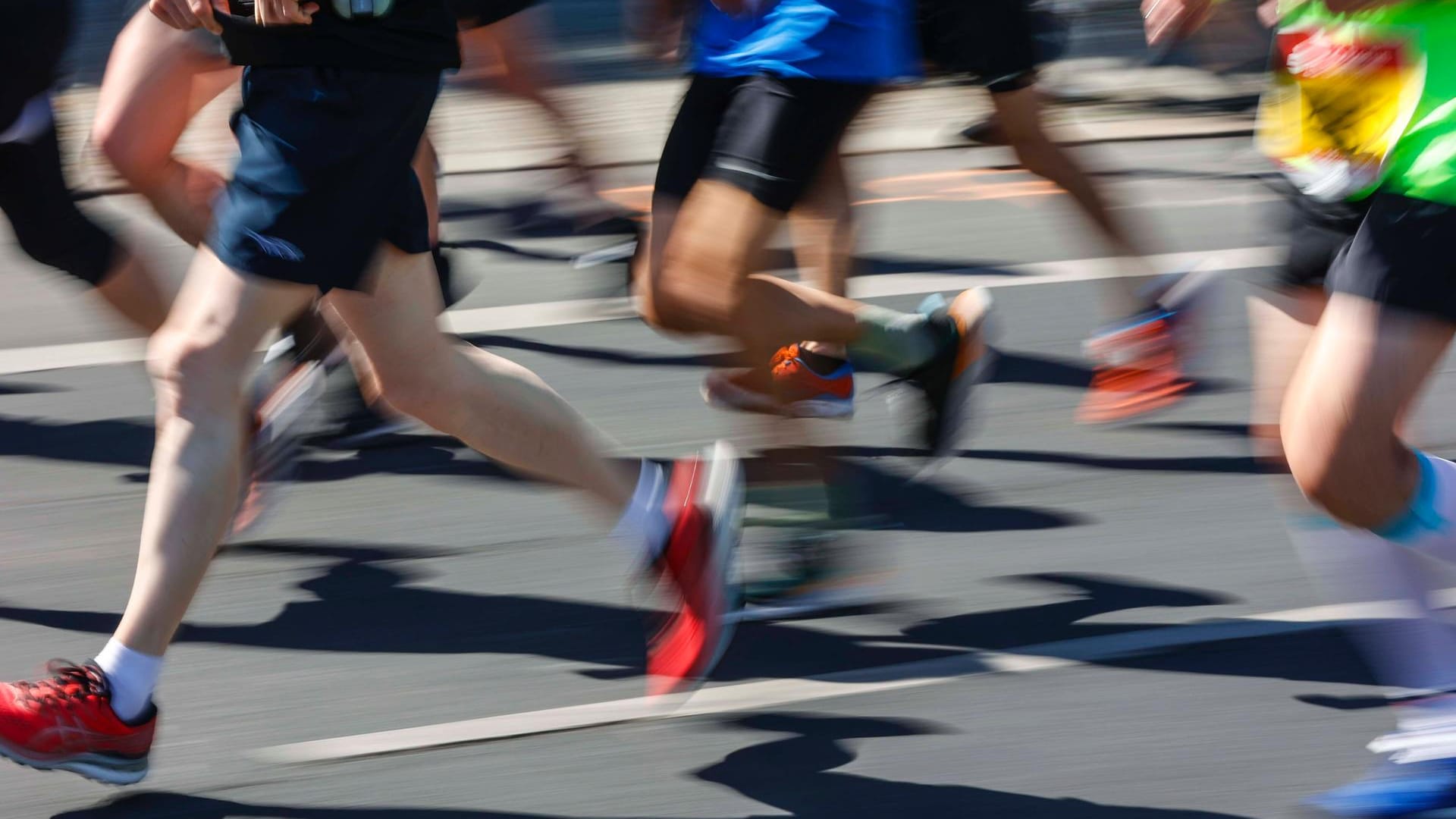 Läufer bei einem Marathon (Archivbild): In Gelsenkirchen verstarb ein 20-Jähriger auf der Zielgeraden.