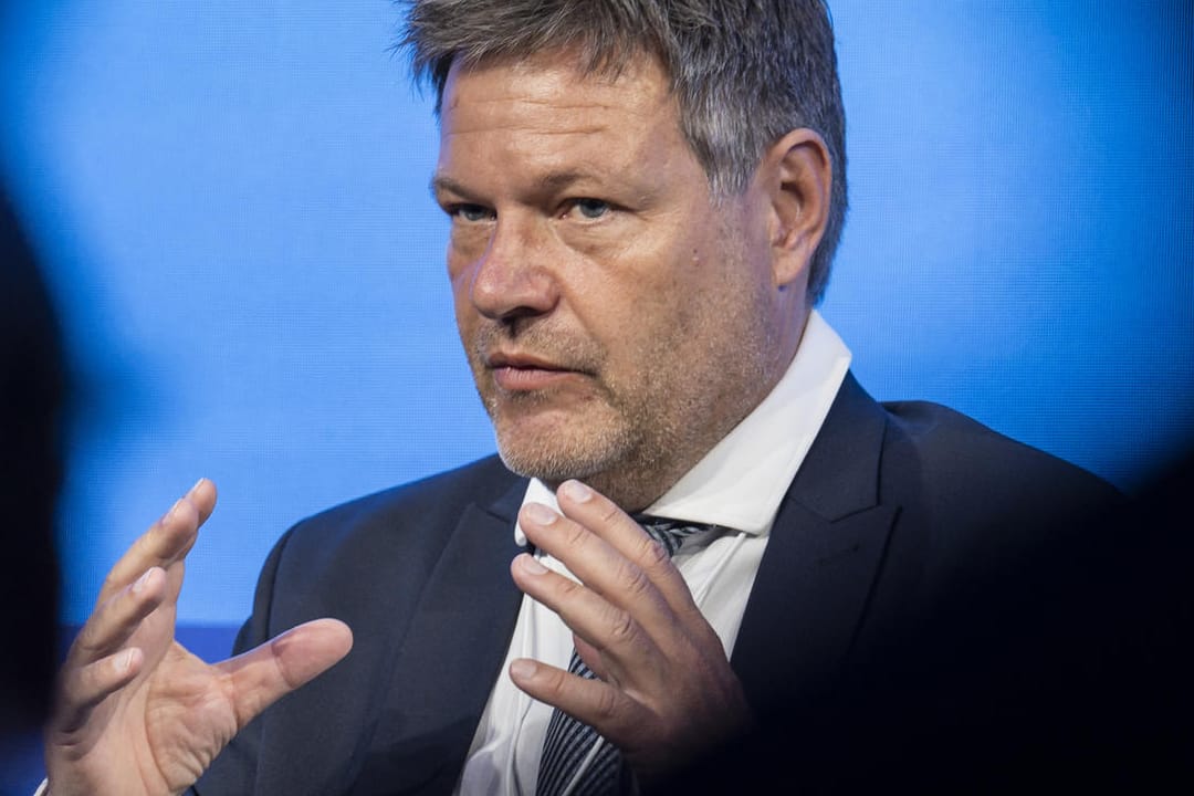 Vizekanzler Robert Habeck in Davos: "Wir müssen sehen, dass wir ein Problem nicht auf Kosten eines anderen lösen dürfen." Vizekanzler Robert Habeck in Davos: "Wir müssen sehen, dass wir ein Problem nicht auf Kosten eines anderen lösen dürfen."