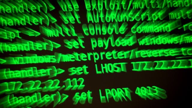 Bei der Verfolgung von Sexualstraftätern im Internet soll vermehrt Rücksicht auf private verschlüsselte Kommunikation von Unbeteiligten genommen werden. Bei der Verfolgung von Sexualstraftätern im Internet soll vermehrt Rücksicht auf private verschlüsselte Kommunikation von Unbeteiligten genommen werden.