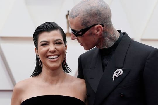 Ja sagen kann man immer wieder: Kourtney Kardashian (l) und Travis Barker sind in Heiratslaune.