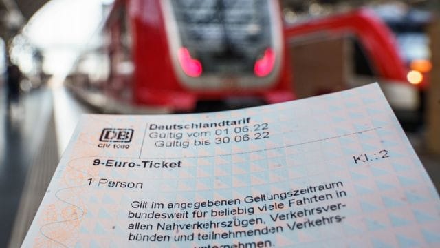 Verkaufsstart 9-Euro-Ticket Verkaufsstart 9-Euro-Ticket