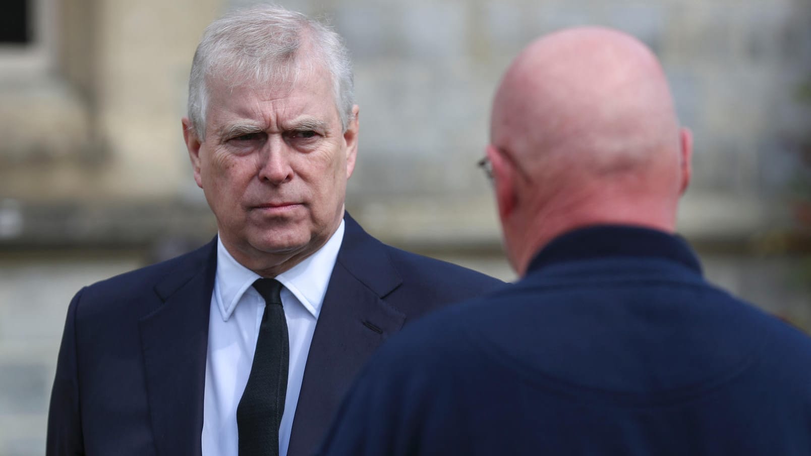 Prinz Andrew: Der Sohn der Queen musste den Titel "Seine Königliche Hoheit" ablegen. Prinz Andrew: Der Sohn der Queen musste den Titel "Seine Königliche Hoheit" ablegen.
