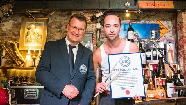 Rekord im Drumstick - Wirbeln Rekord im Drumstick - Wirbeln