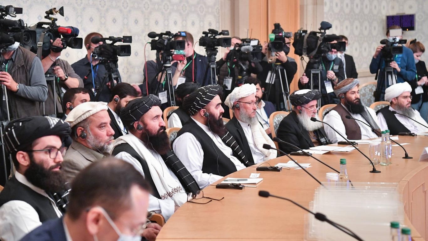 Taliban-Führer zu Besuch in Moskau: Die radikalen Islamisten kontrollieren seit dem vergangenen Sommer Afghanistan.