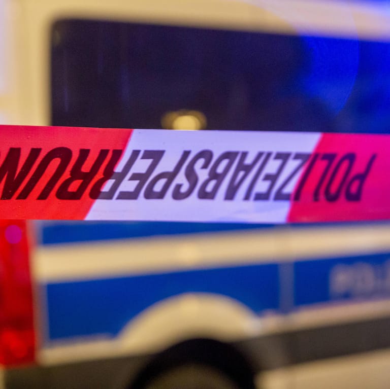 Polizeieinsatz in der Nacht (Symbolfoto): In Bremen ist in der Nacht ein Mann niedergeschossen worden.