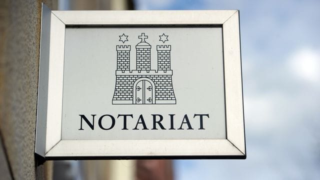Pflichtteilsberechtigte können darauf bestehen, dass ein Notar den Nachlass eines Verstorbenen aufnimmt. Pflichtteilsberechtigte können darauf bestehen, dass ein Notar den Nachlass eines Verstorbenen aufnimmt.