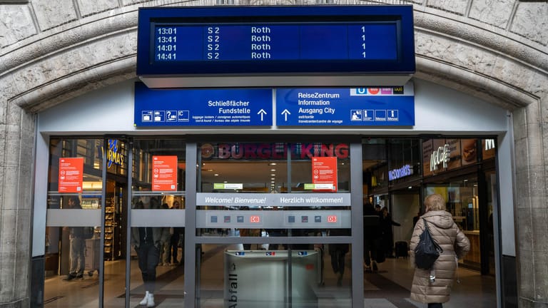 Hauptbahnhof in Nürnberg (Symbolbild): Von hier aus ergeben sich mit dem 9-Euro-Ticket zahlreiche Reisemöglichkeiten.