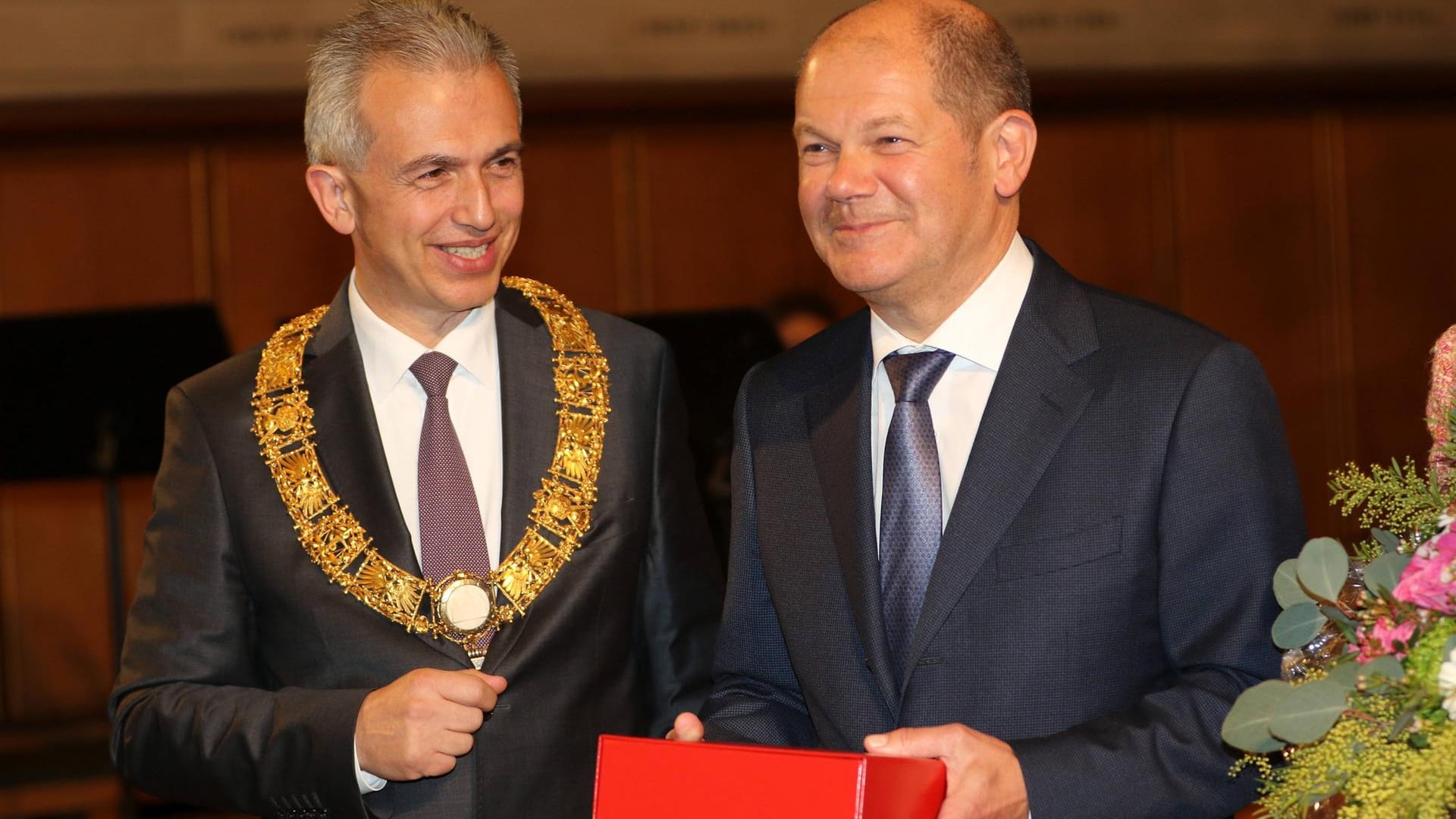 Neujahrsempfang der Stadt Frankfurt 2016 (Archivbild): Oberbürgermeister Peter Feldmann und Olaf Scholz.