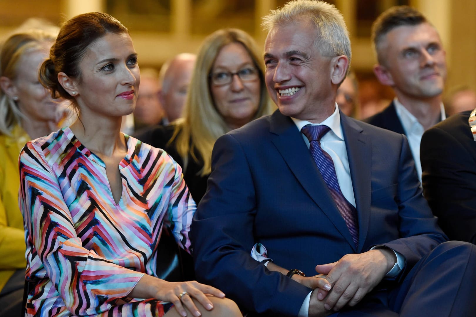 Zübeyde und Peter Feldmann bei seinem 60. Geburtstag (Archivbild): 2018 wurden die Vorwürfe der Vorteilsnahme laut.