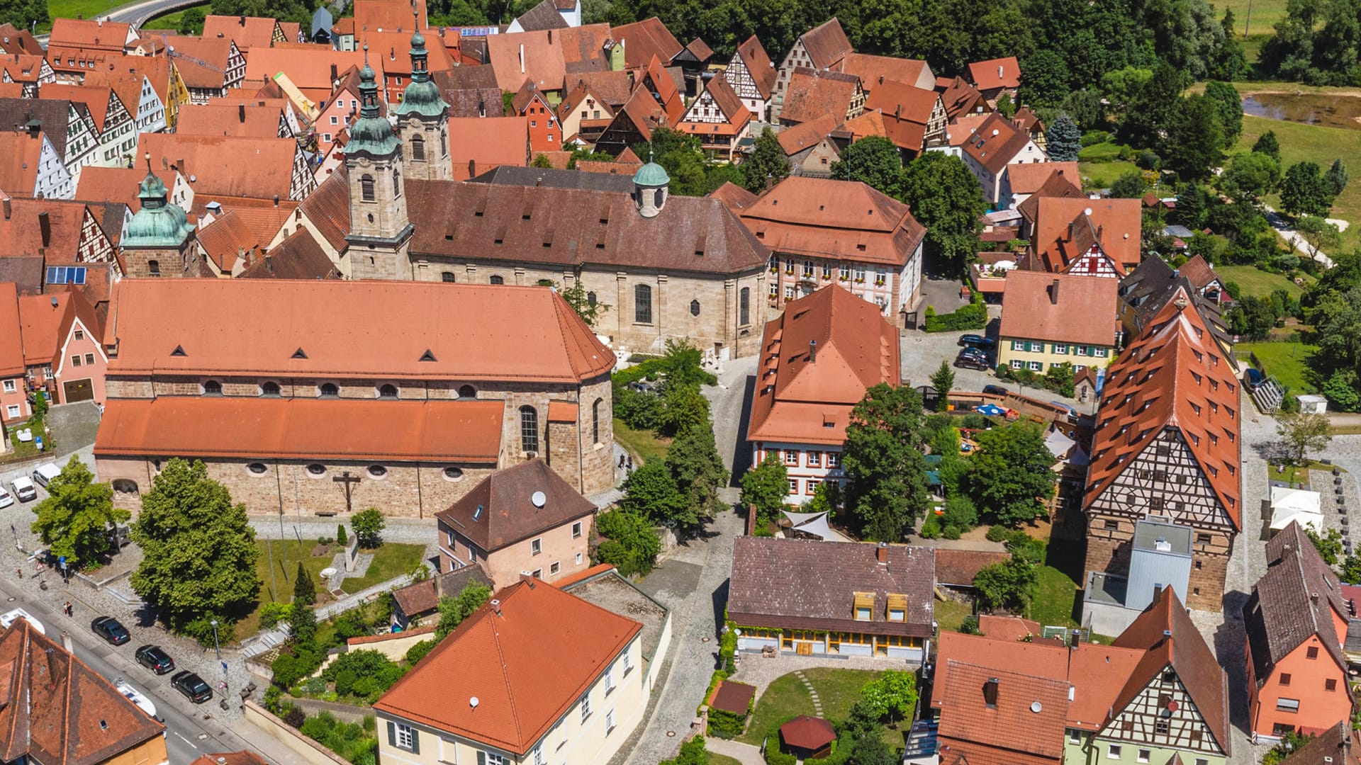Die Kleinstadt Spalt in Mittelfranken (Archivbild): Ein Jugendlicher soll eine Kirche in der Altstadt in Brand gesteckt haben. Die Kleinstadt Spalt in Mittelfranken (Archivbild): Ein Jugendlicher soll eine Kirche in der Altstadt in Brand gesteckt haben.