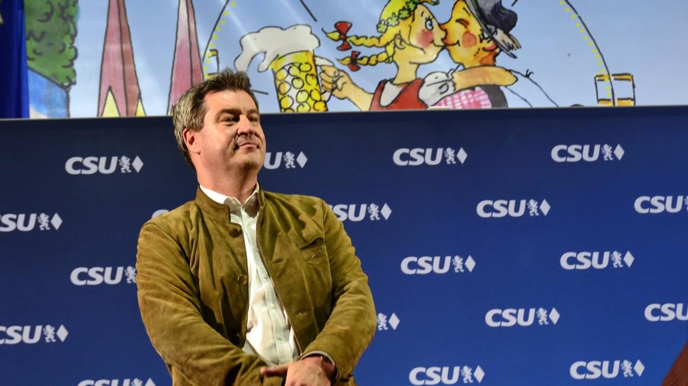 Markus Söder 2018 bei einer Bierzeltrede (Archivbild): Als noch neuer Ministerpräsident beging er einige Fehler. Markus Söder 2018 bei einer Bierzeltrede (Archivbild): Als noch neuer Ministerpräsident beging er einige Fehler.
