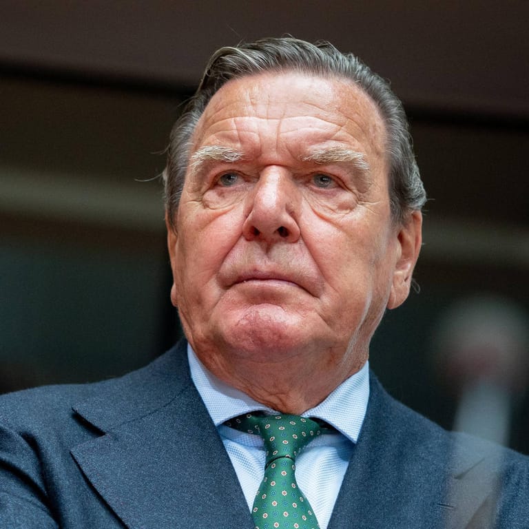 Gerhard Schröder: Der Altkanzler verzichtet auf einen Aufsichtsratsposten bei Gazprom.